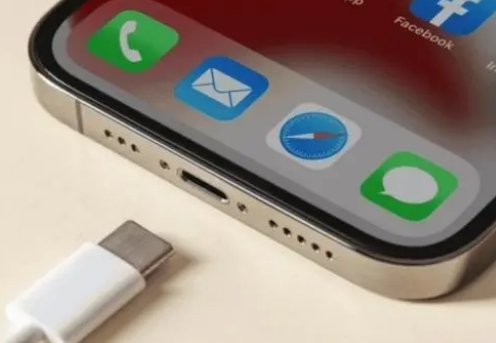 洮南苹果15维修分享iPhone15改USB-C接口后能和安卓用户互借充电器吗 